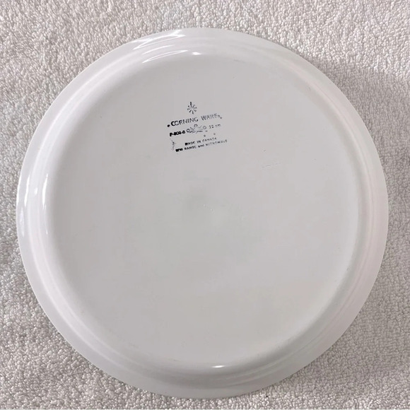 Vintage Corningware  Blue Cornflower Round Pie Plate Pie Dish - Picture 4 of 15